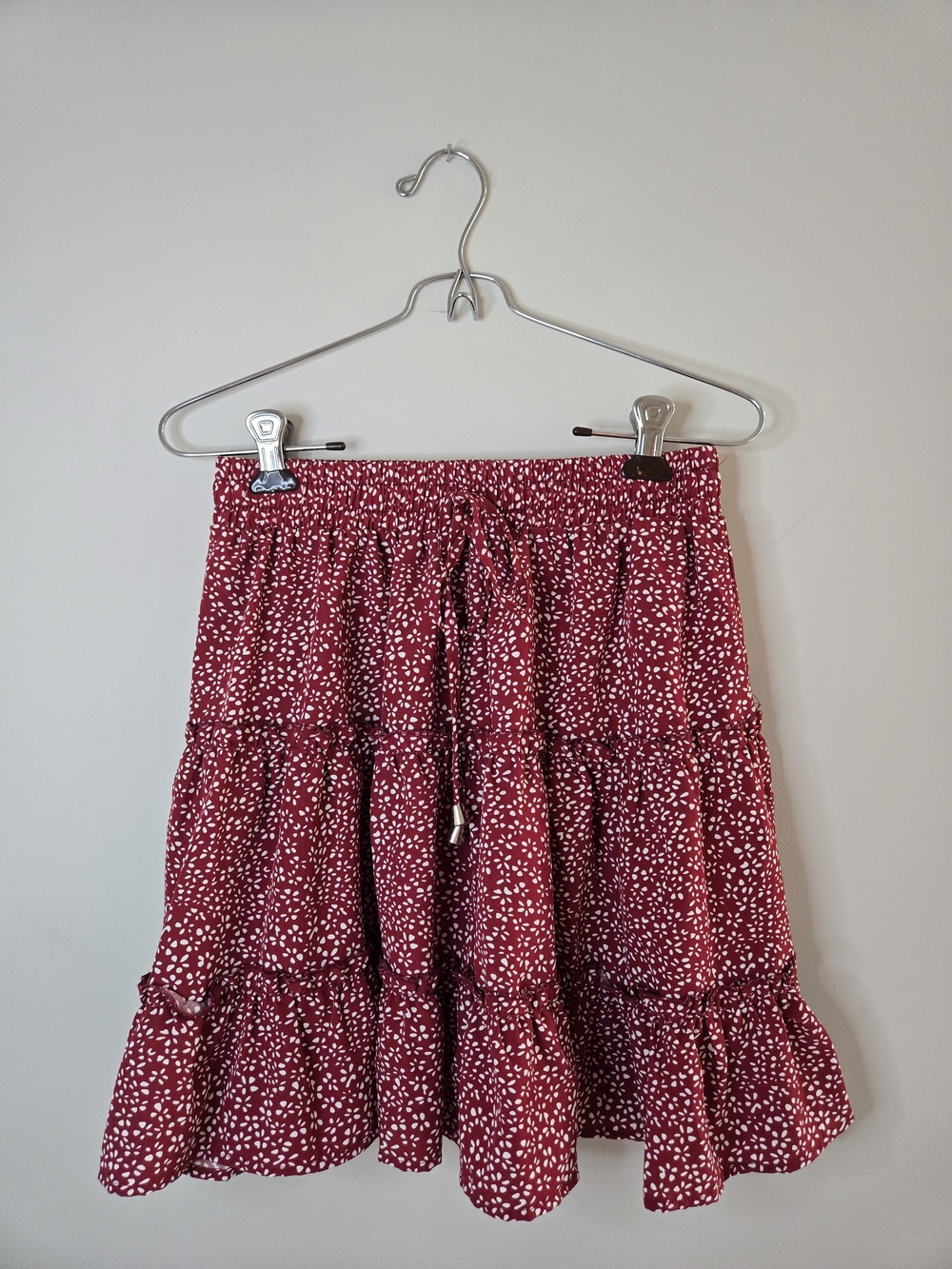 Women’s dark red + white boho tiered a-line printed skirt, elastic waist, small